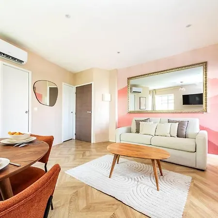 Superbe Rose Pour 6 Avec Sauna * Parigi